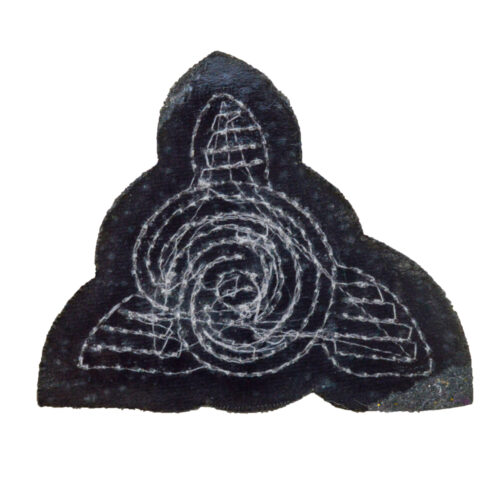 بقع مطرزة مخصصة تعرض تصميمات شخصية.