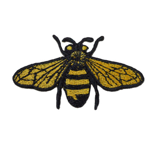 パーソナライズされたデザインを披露するカスタム刺繍パッチ。