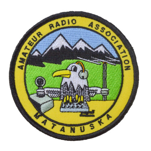 パーソナライズされたデザインを披露するカスタム刺繍パッチ。