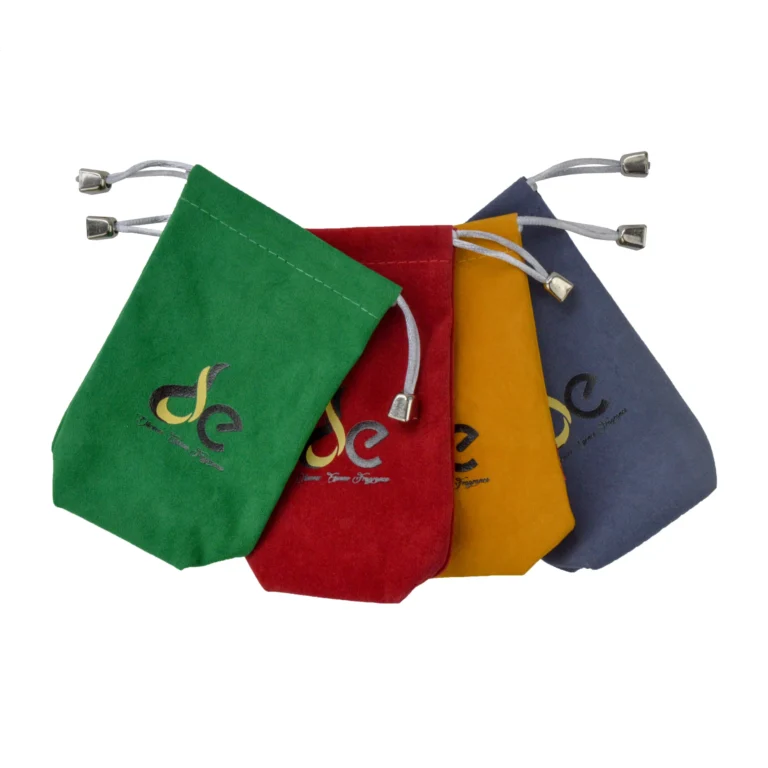 Sac carré en velours avec cordon de serrage