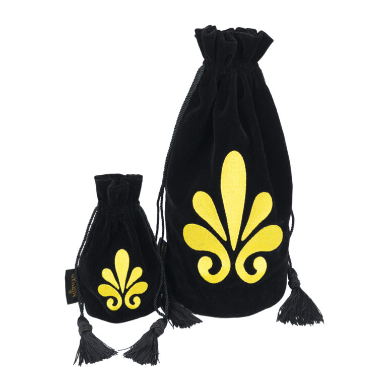 Individuell bestickte Samtbeutel in Schwarz mit gelbem Blumenmuster und rundem Boden, ideal für Luxusverpackungen.