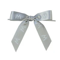 فيونكة متعددة الألوان مع شعار مطبوع