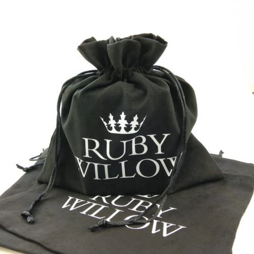 حقيبة برباط من جلد الماعز الصناعي