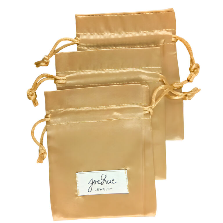 حقيبة مع ملصق مخصص