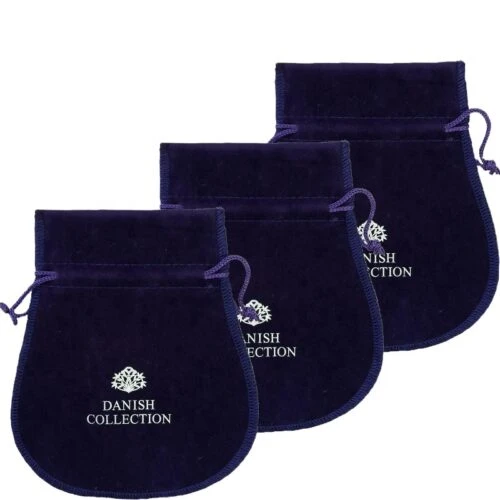 Améliorez votre expérience de jeu sur table avec nos sacs à dés imprimés avec logo personnalisé. Rangez et organisez vos accessoires de jeu avec style. Personnalisez avec votre logo ou votre design.