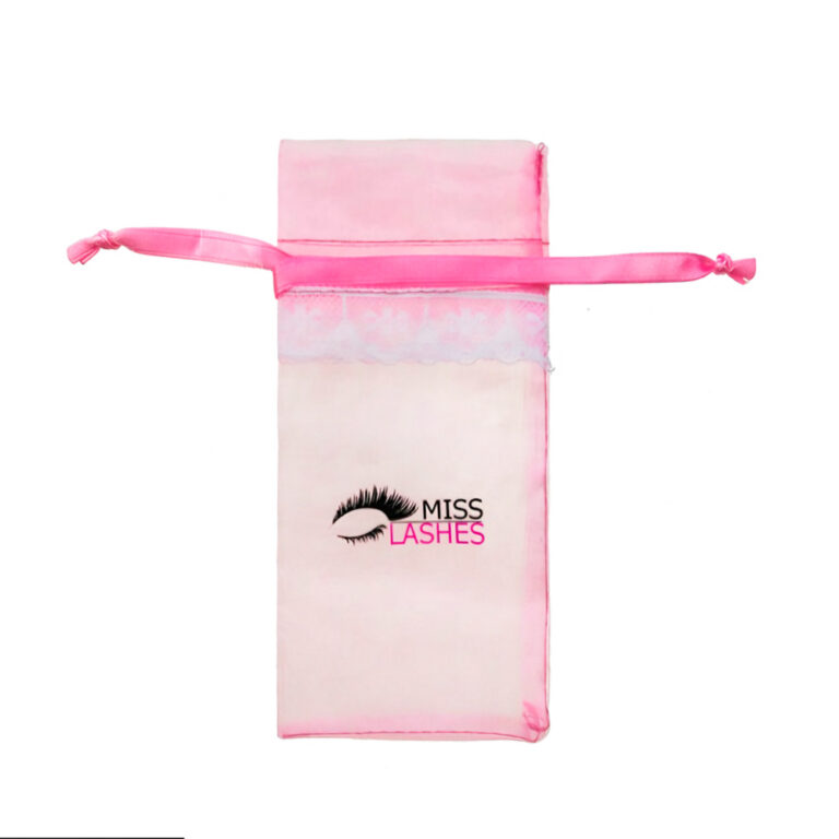 Wir stellen unsere kundenspezifischen Organza-Wimpernbeutel vor: luxuriöse Verpackung für Ihre Marke. Diese aus hochwertigem Organza gefertigten, leichten und atmungsaktiven Beutel eignen sich perfekt für Geschenke, Schmuck, Kosmetika und mehr. Personalisieren Sie sie mit Ihrem Logo und wählen Sie aus einer Vielzahl von Farben, die zu Ihrem Markenimage passen. Kontaktieren Sie uns für Anpassungsoptionen und Preise.