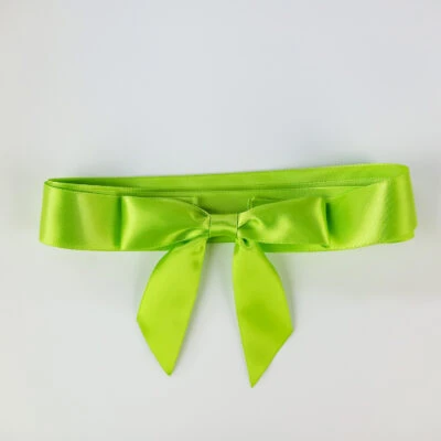 This image displays a unique green ribbon bow loop with vibrant color. Made of green ribbon, it brings a touch of freshness and vitality to food boxes and bags.