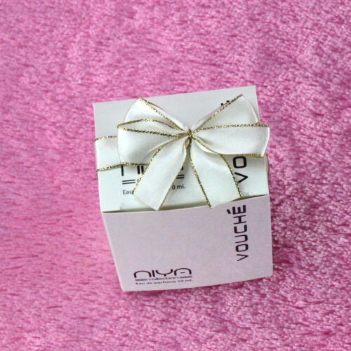 既製のリボンボウ