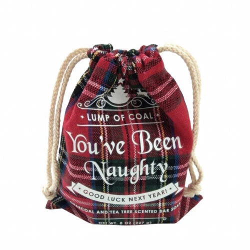 Roter Kordelzugbeutel im Schottenmuster mit festgezogenem Kordelzug.