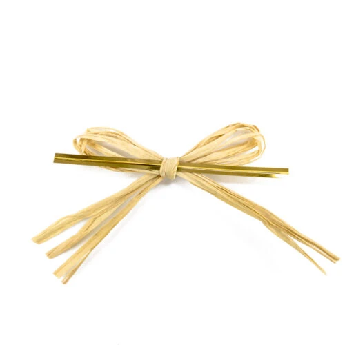 الجزء الخلفي من قوس من الرافيا الطبيعي المصنوع يدويًا برباط سلكي.