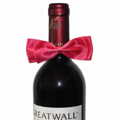 قوس حلقي مسطح مصنوع يدويًا بألوان ومواد مختلفة