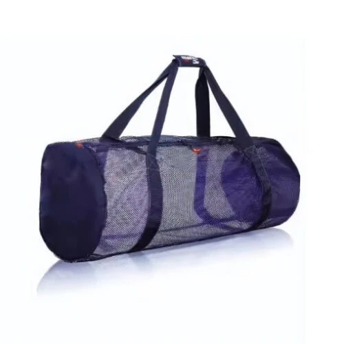 Ein marineblauer, individuell gestalteter Netzrucksack, ideal zum Transportieren von Fitnessgeräten, Strandutensilien oder Alltagsgegenständen.