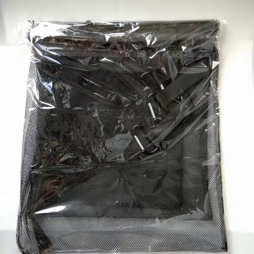 Sac à cordon en maille noire avec mousqueton