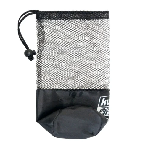 通気性のあるメッシュトップと耐久性のある底部を備えた黒のカスタムメッシュスポーツバッグ。さまざまなスポーツギアに適しています。