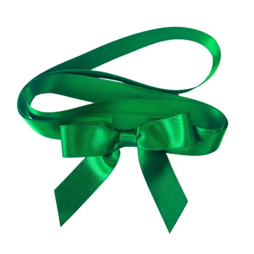 Individuelle Schleife aus goldfarbenem Satinband mit grünem Satinband.