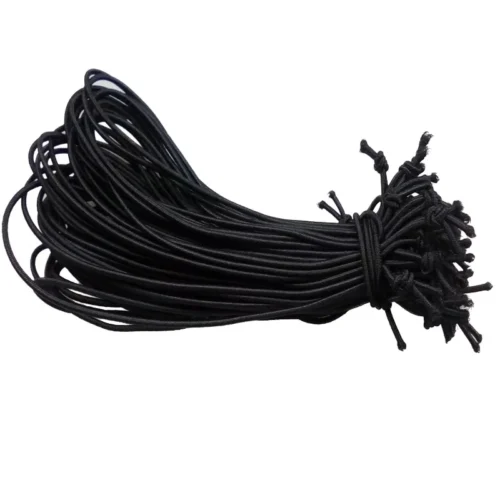 Individuell zusammengebundene schwarze elastische Kordelschlaufen, ideal zum Aufhängen von Etiketten und Sichern von Produkten.