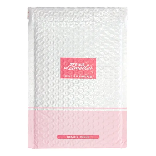 保護用のプチプチの裏地が付いたカスタム PE パッド入り封筒。美容ツールや壊れやすいアイテムの発送に最適です。